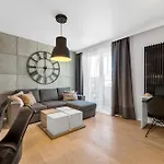Wola - Parking, Balcony, Workdesk - By Rentujemy *