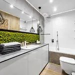 Apartament Wola - Parking, Balcony, Workdesk - By Rentujemy Warszawa