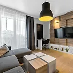Apartament Wola - Parking, Balcony, Workdesk - By Rentujemy Warszawa