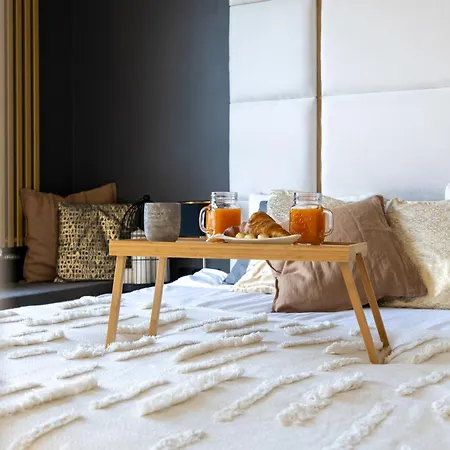 アパート Wola - Parking, Balcony, Workdesk - By Rentujemy ワルシャワ