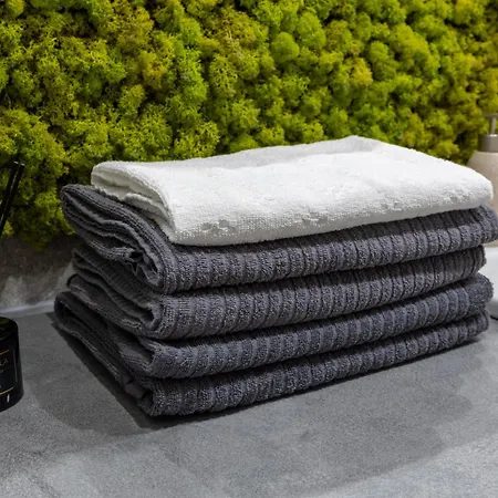 Wola - Parking, Balcony, Workdesk - By Rentujemy アパート ワルシャワ