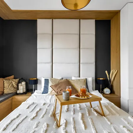 アパート Wola - Parking, Balcony, Workdesk - By Rentujemy