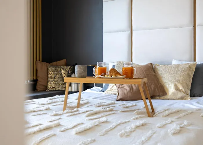 Apartment Wola - Parking, Balcony, Workdesk - By Rentujemy Warschau