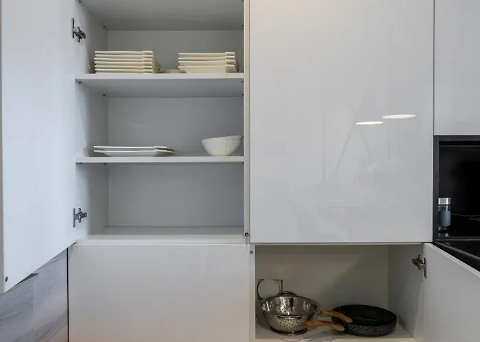 Wola - Parking, Balcony, Workdesk - By Rentujemy Apartment Warschau