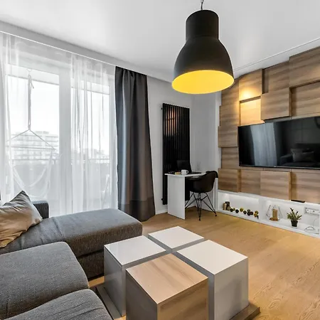 Apartman Wola - Parking, Balcony, Workdesk - By Rentujemy Varsó