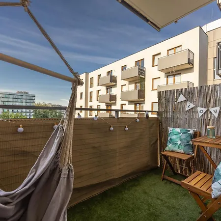 Wola - Parking, Balcony, Workdesk - By Rentujemy Apartman Varsó